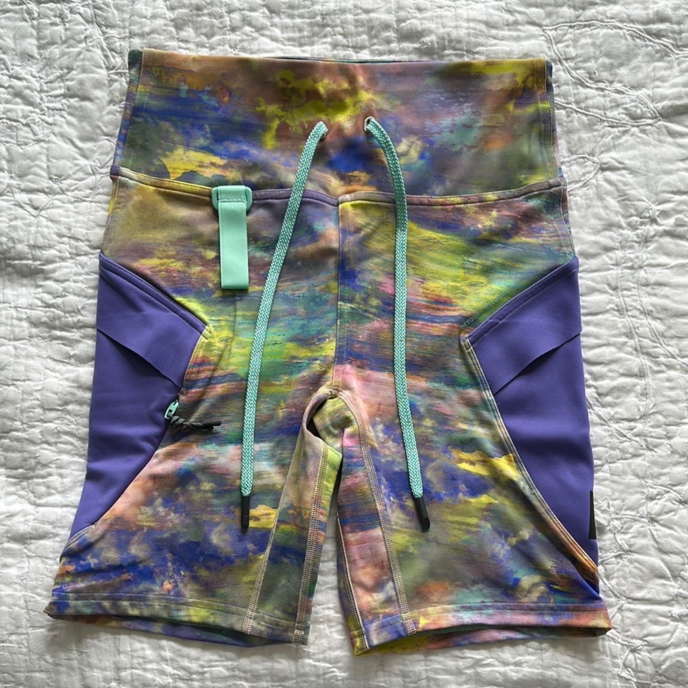 Lululemon Athletica Cargo Super-High-Rise Hiking Short 8"